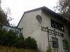Vorher:
In der Giebelseite soll ein zusätzliches Fenster mit Mauerdurchbrüchen eingebaut werden.
Das seitliche Fenster soll zu einem Schaufenster in das Tal umgebaut werden.