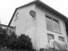 Nachher:
Mit eingebautem Giebelfenster und einem 3 x 2,2 m großem Schaufenster aus VSG Glas mit freiem Blick ins Tal hinein.